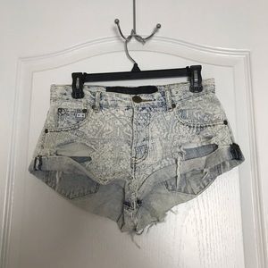 ONETEASPOON 26 Bandits denim shorts distressed white & blue